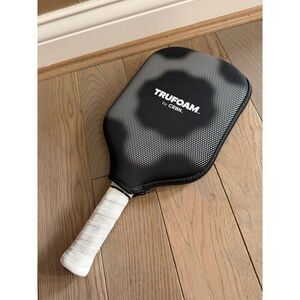 Carbon TruFoam Pickleball Paddle with case in great shape!